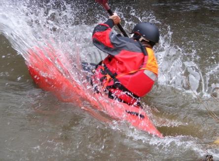 Bihorenii, campioni într-un concurs internaţional de rafting (FOTO)